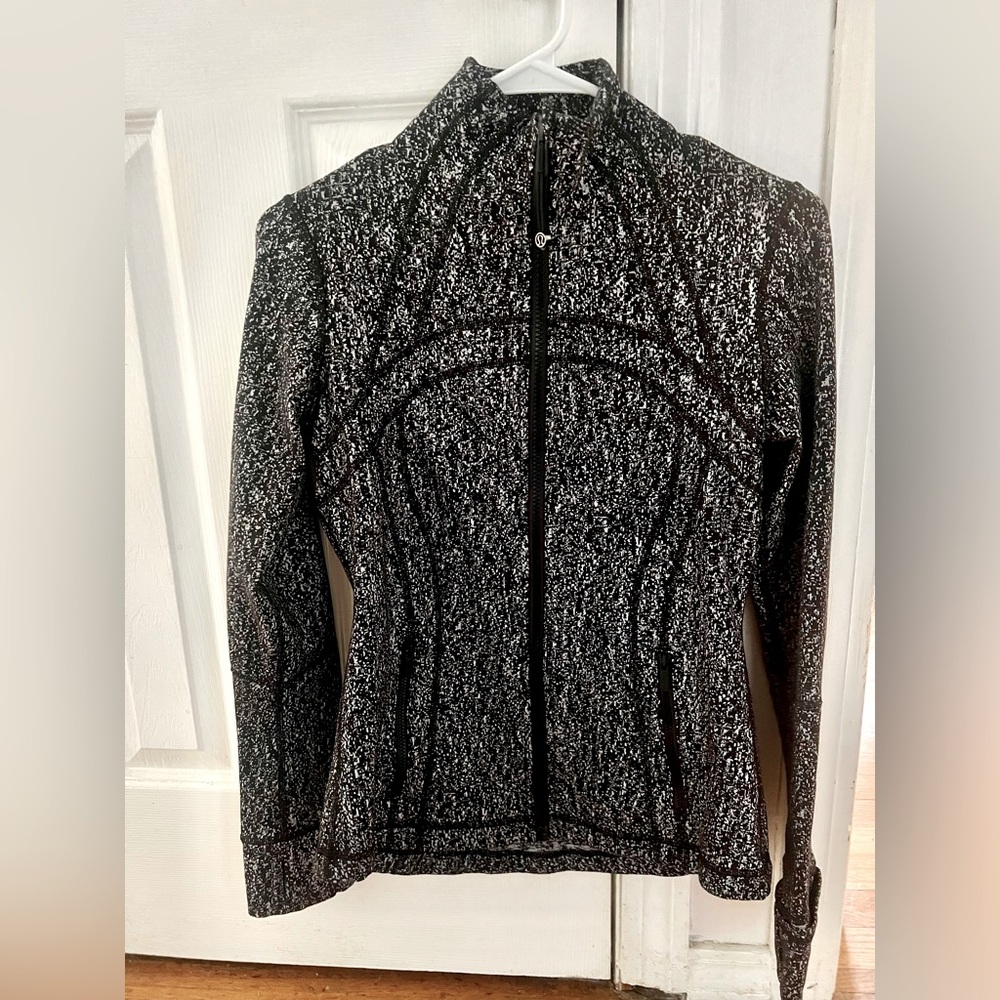 EUC lululemon Define Jacket size 8